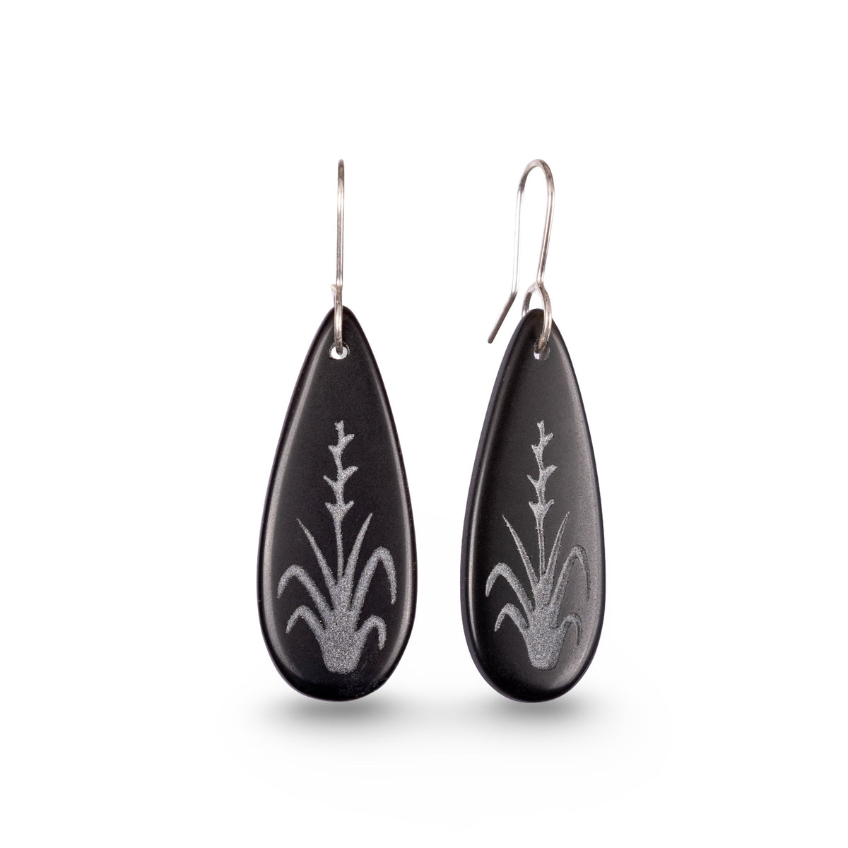 Harakeke Earrings Black