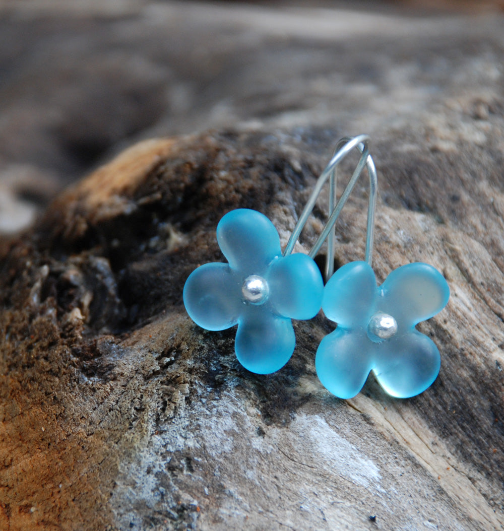 Hydrangea Earrings Light Blue on driftwood