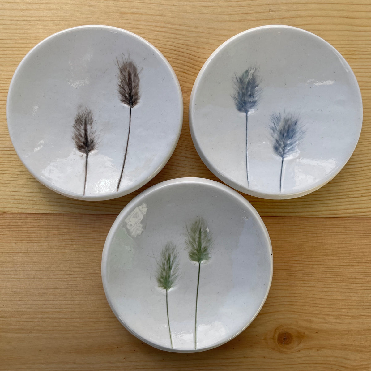 Hare's Tail Ring Dishes - Brown, Dark Blue, Green