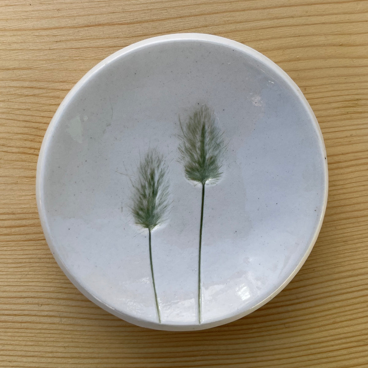 Hare's Tail Ring Dish Green