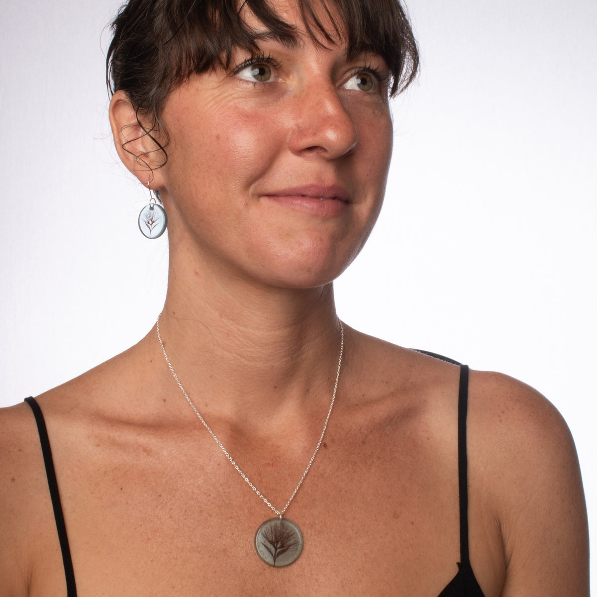 Rātā Flower Earrings and Pendant Light Blue