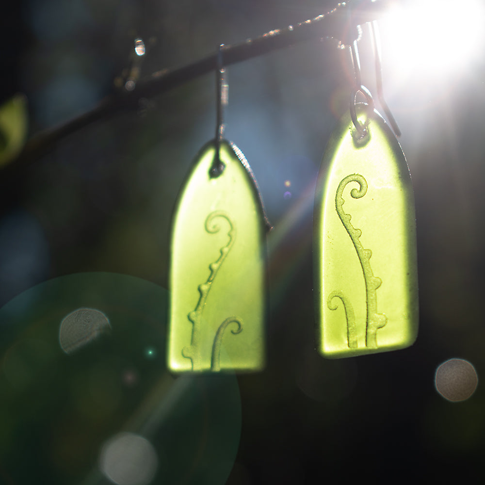How do we make these glass etched designs?